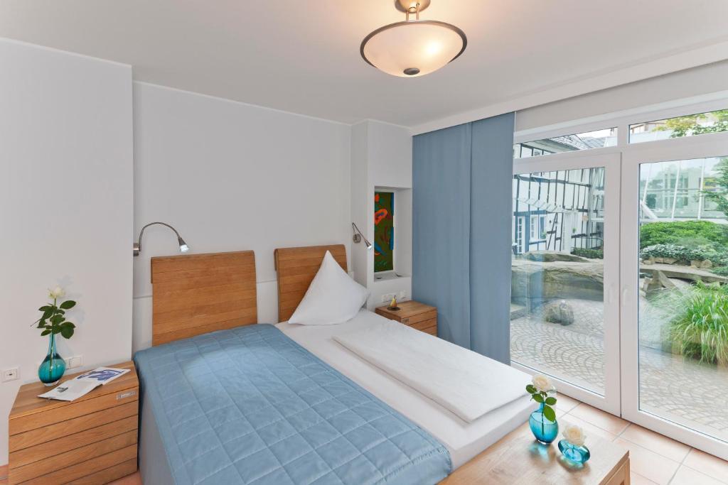 Malerwinkel Hotel Bergisch Gladbach Zimmer foto